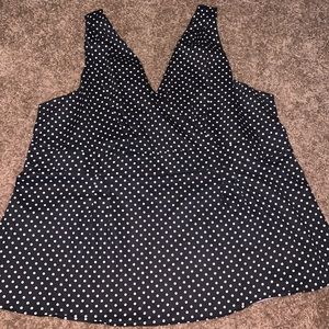 Torrid Black Polka Dot V-Shaped Blouse (Size 4)
